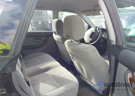 2001 Subaru Legacy L z USA, uszkodzony, nr VIN 4S3BH635017307401